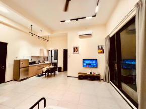 Large Familystay 3BR Stunning Sea & City-view, Georgetown